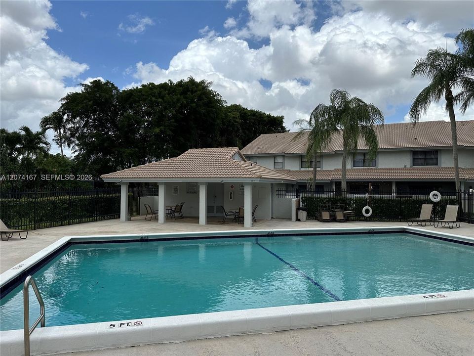 For Sale: $335,900 (2 beds, 2 baths, 1280 Square Feet)