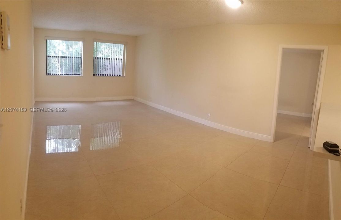 For Rent: $2,400 (2 beds, 2 baths, 992 Square Feet)