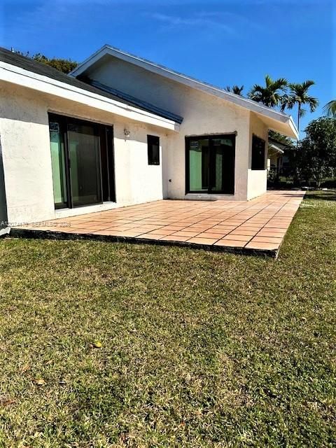 For Rent: $4,000 (3 beds, 2 baths, 1651 Square Feet)
