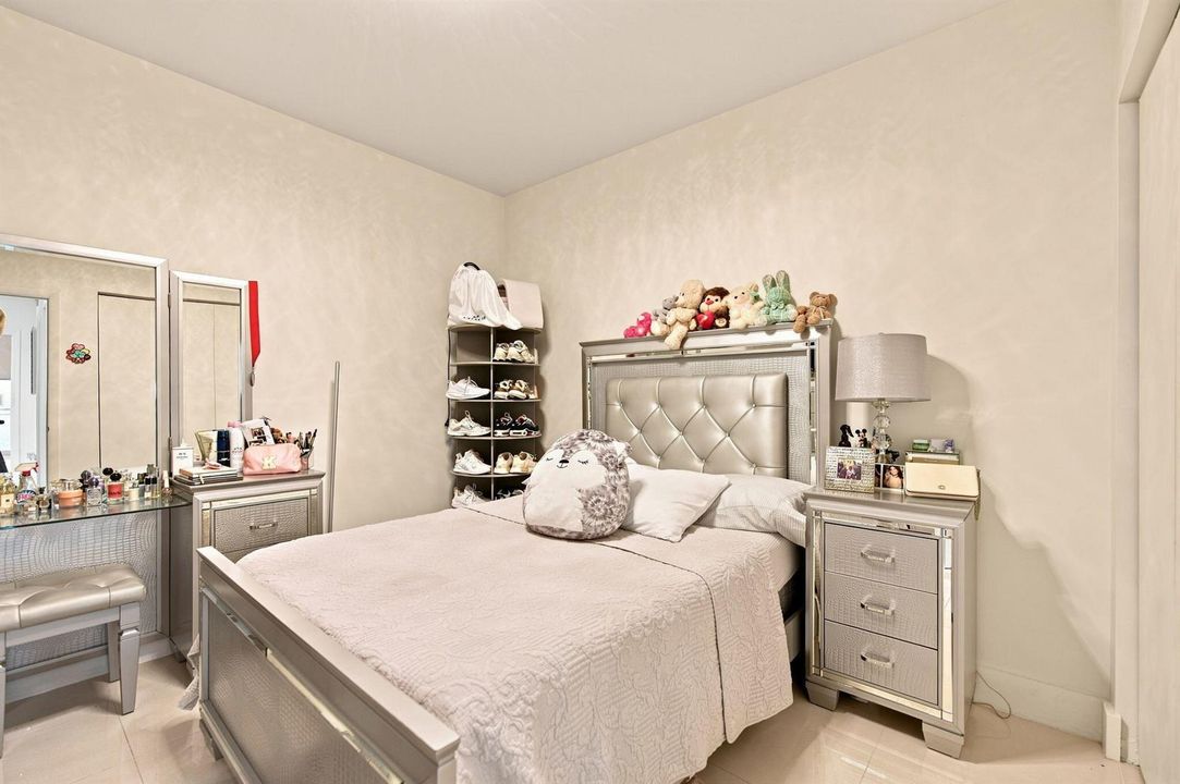 16-web-or-mls-7901-hispanola-ave-unit-10