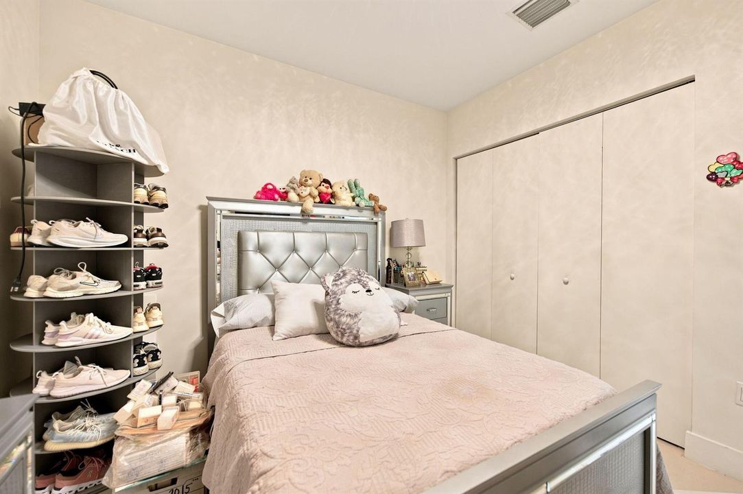 20-web-or-mls-7901-hispanola-ave-unit-10