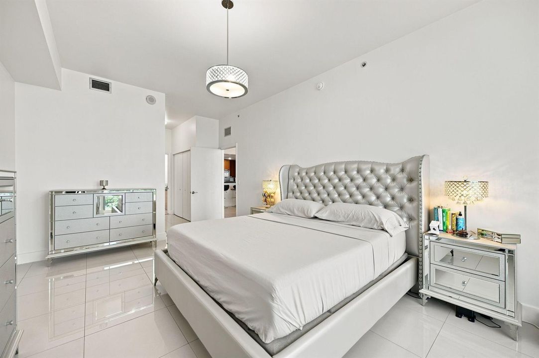 15-web-or-mls-7901-hispanola-ave-unit-10