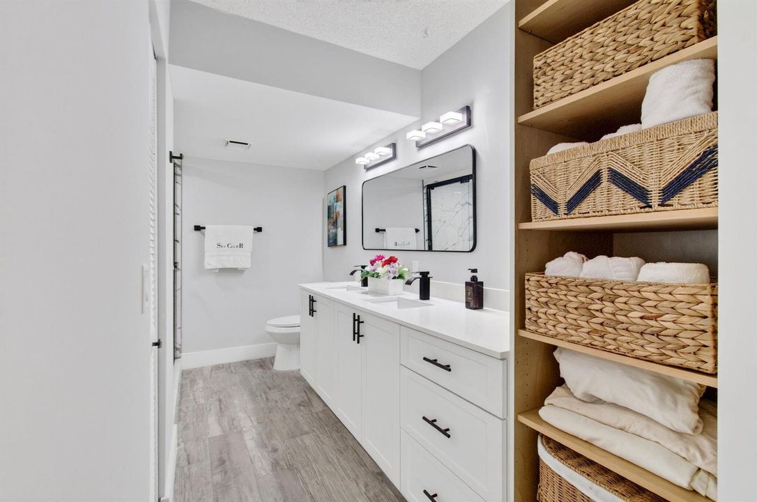 LINEN SHELF PRIMARY