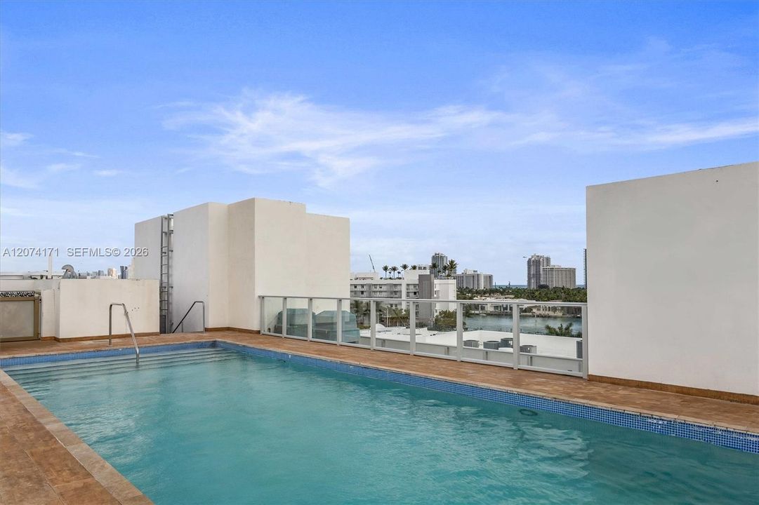 For Sale: $1,950,000 (4 beds, 3 baths, 1972 Square Feet)