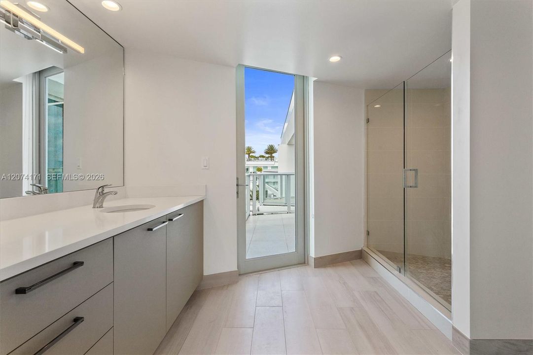 For Sale: $1,950,000 (4 beds, 3 baths, 1972 Square Feet)