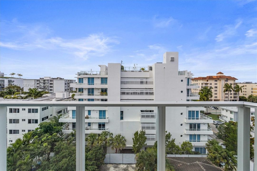 For Sale: $1,950,000 (4 beds, 3 baths, 1972 Square Feet)