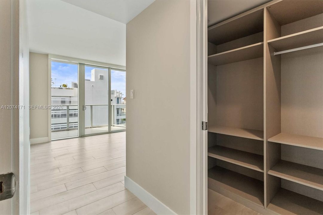 For Sale: $1,950,000 (4 beds, 3 baths, 1972 Square Feet)