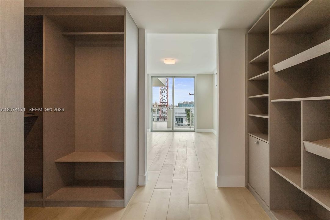 For Sale: $1,950,000 (4 beds, 3 baths, 1972 Square Feet)
