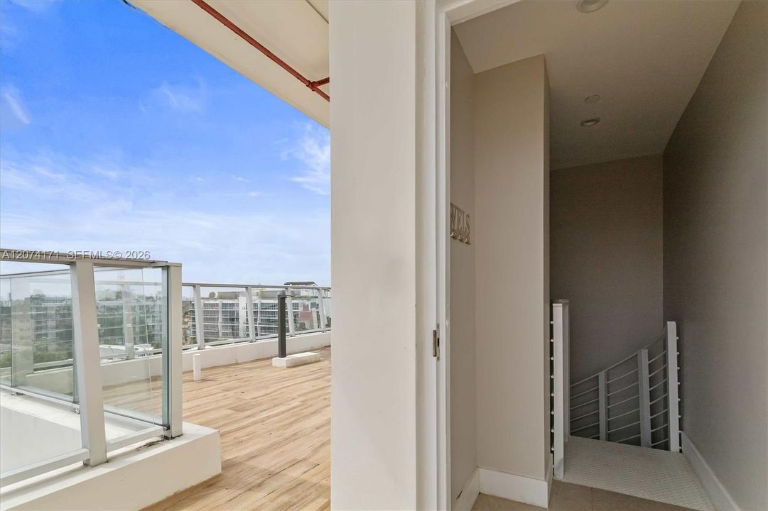 For Sale: $1,950,000 (4 beds, 3 baths, 1972 Square Feet)