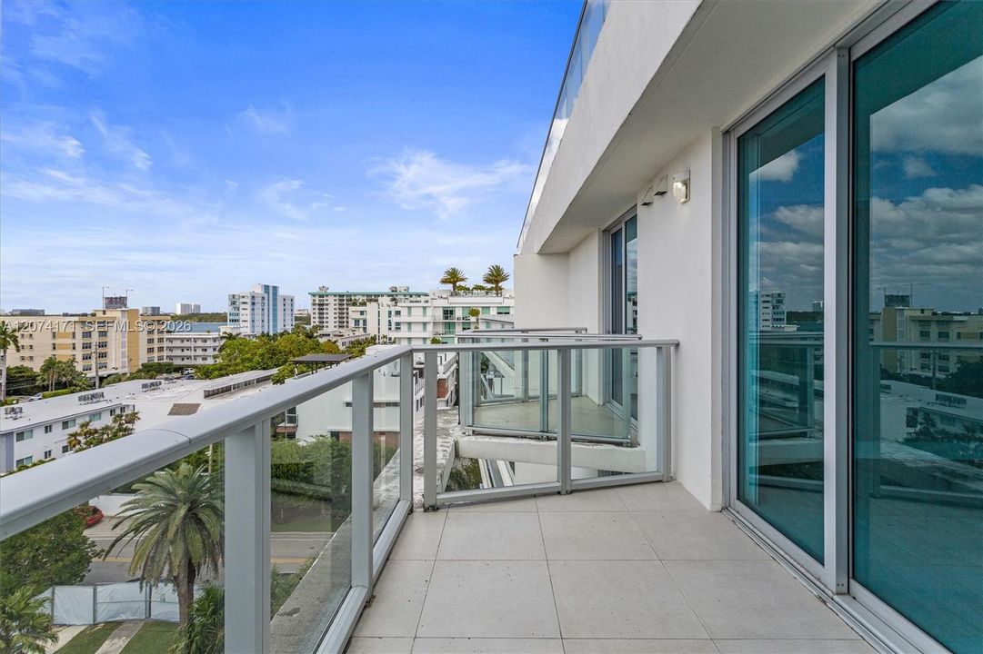 For Sale: $1,950,000 (4 beds, 3 baths, 1972 Square Feet)