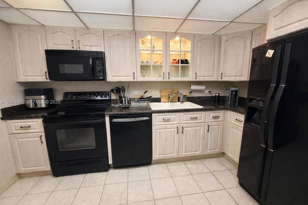 For Rent: $4,200 (3 beds, 3 baths, 1449 Square Feet)