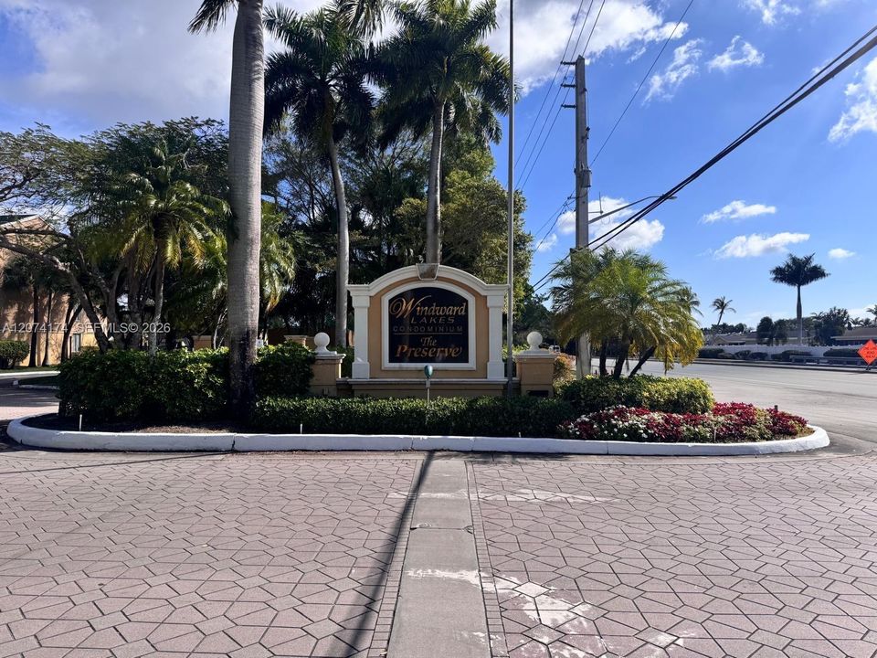 For Sale: $215,000 (2 beds, 2 baths, 1057 Square Feet)