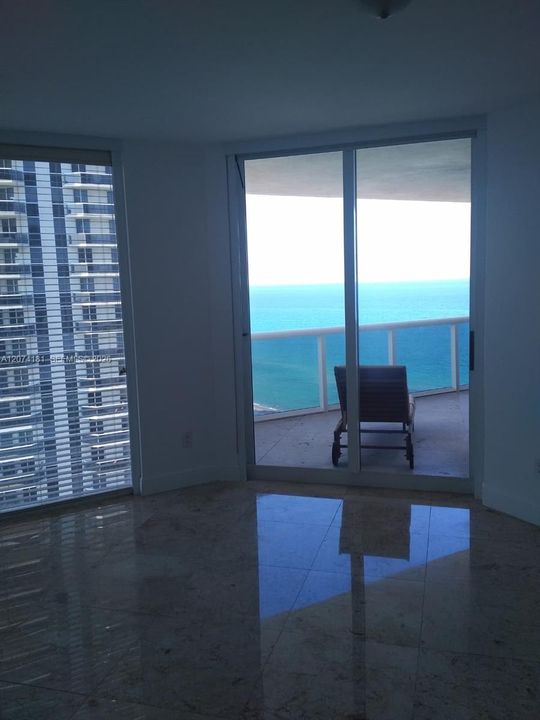 For Rent: $6,975 (2 beds, 2 baths, 1550 Square Feet)
