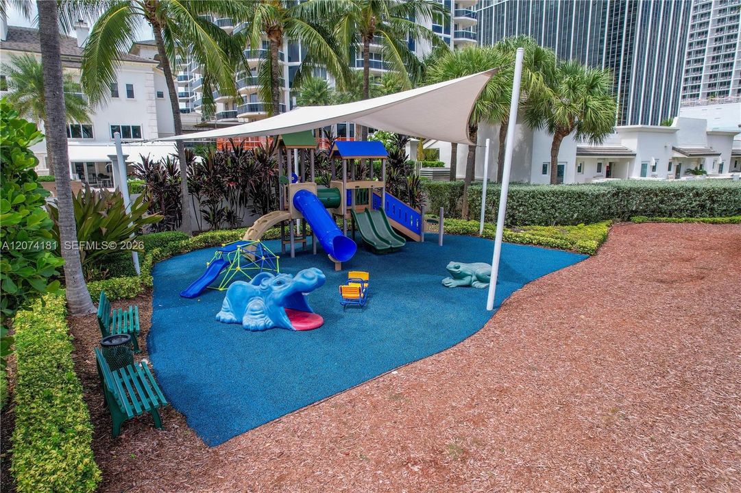 For Rent: $6,975 (2 beds, 2 baths, 1550 Square Feet)