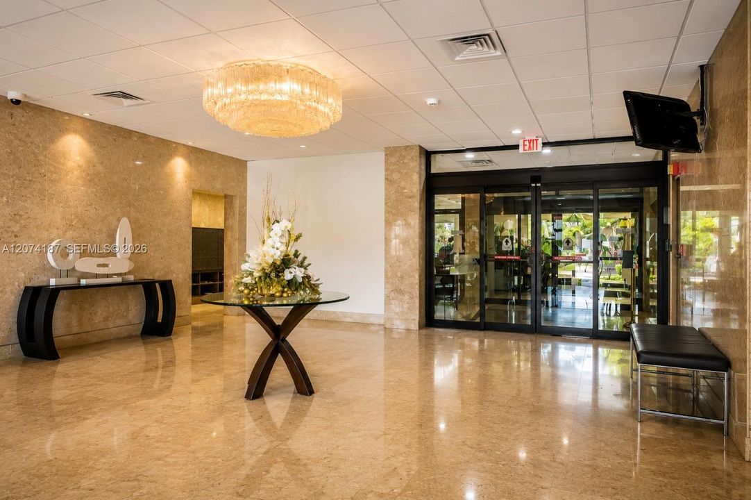 For Sale: $389,500 (2 beds, 2 baths, 1350 Square Feet)
