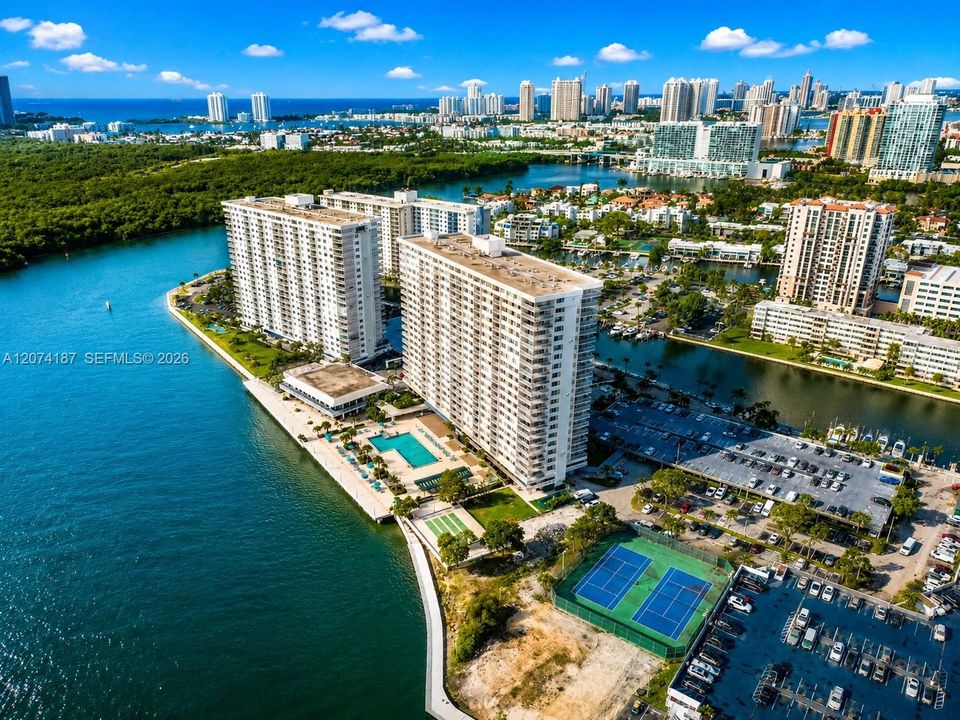 For Sale: $389,500 (2 beds, 2 baths, 1350 Square Feet)