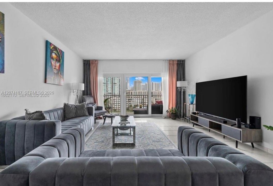 For Sale: $389,500 (2 beds, 2 baths, 1350 Square Feet)