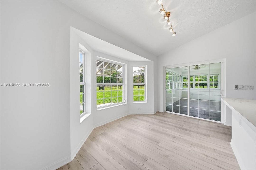 En Venta: $1,000,000 (3 camas, 2 baños, 2413 Pies cuadrados)