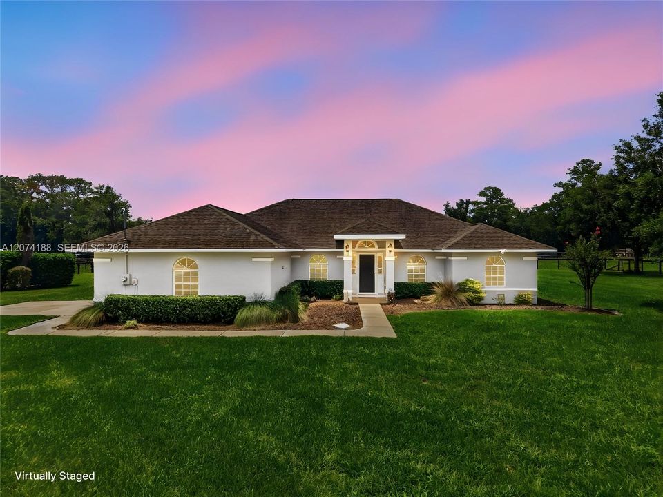 En Venta: $1,000,000 (3 camas, 2 baños, 2413 Pies cuadrados)