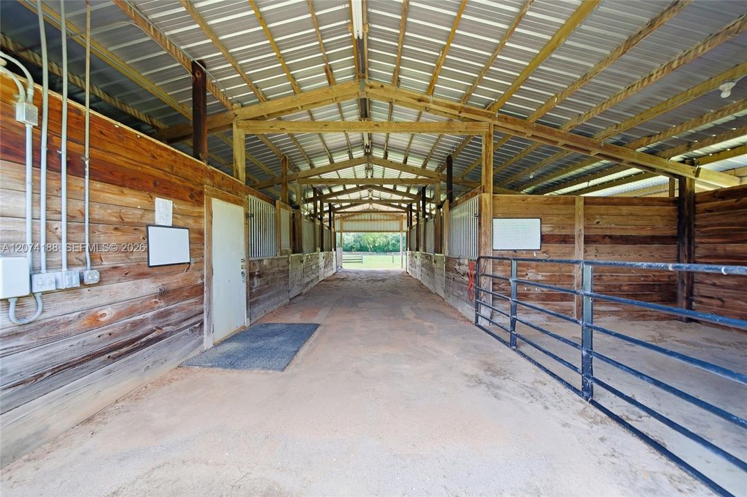 En Venta: $1,000,000 (3 camas, 2 baños, 2413 Pies cuadrados)