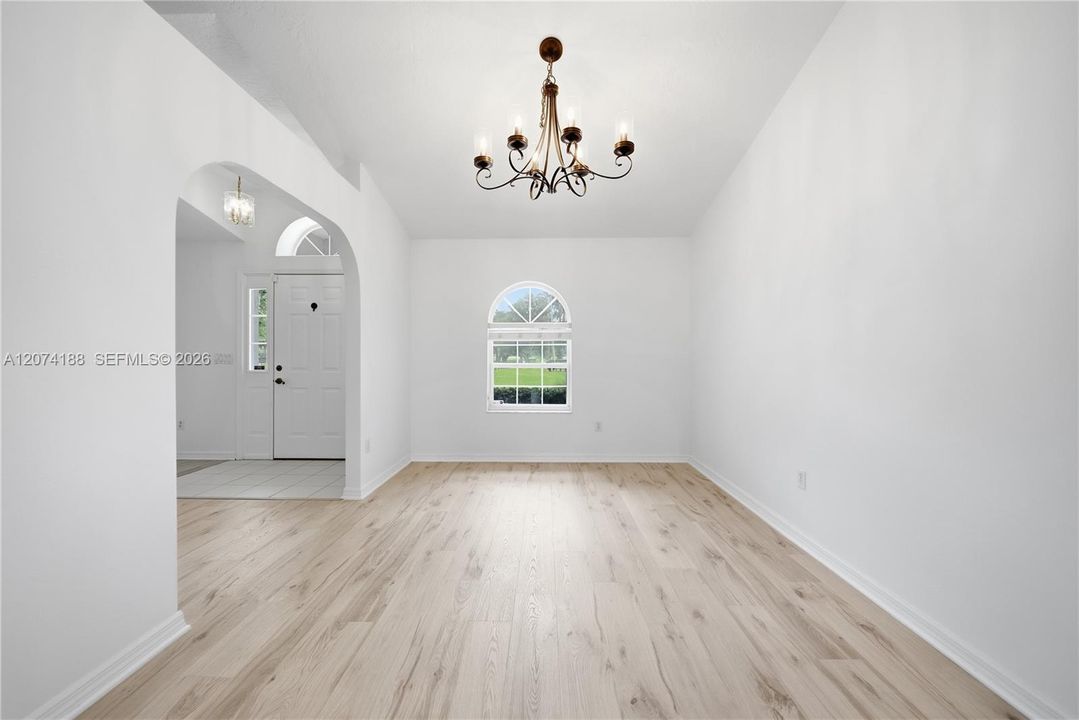 En Venta: $1,000,000 (3 camas, 2 baños, 2413 Pies cuadrados)