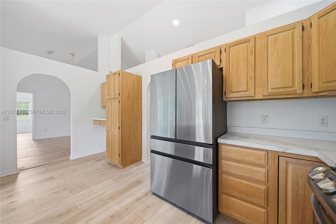 En Venta: $1,000,000 (3 camas, 2 baños, 2413 Pies cuadrados)