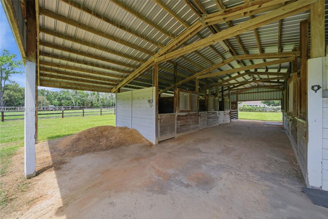 En Venta: $1,000,000 (3 camas, 2 baños, 2413 Pies cuadrados)