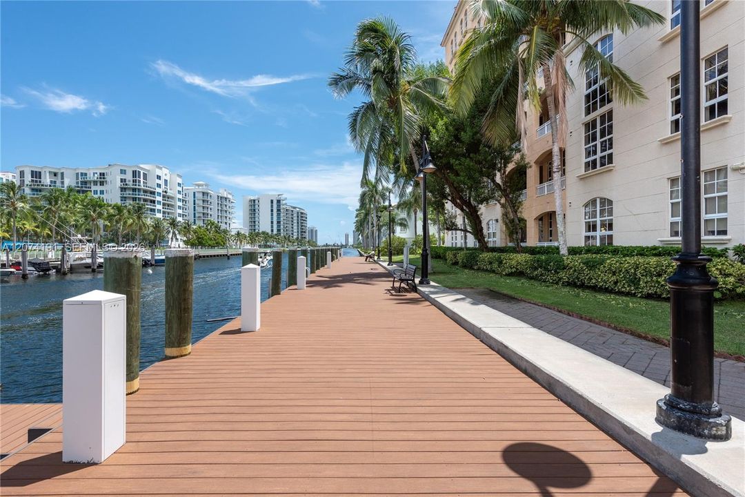 Active With Contract: $460,000 (3 beds, 2 baths, 1365 Square Feet)