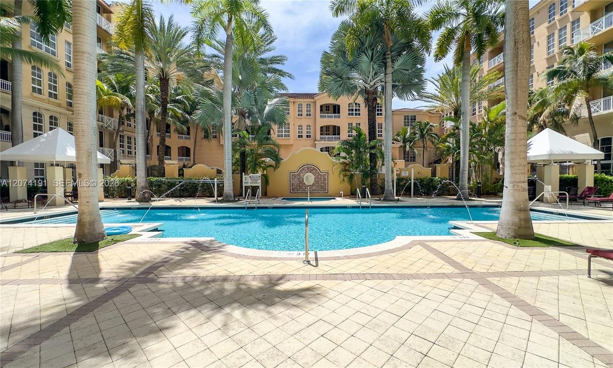 Active With Contract: $460,000 (3 beds, 2 baths, 1365 Square Feet)