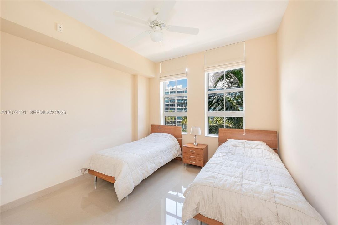 Active With Contract: $460,000 (3 beds, 2 baths, 1365 Square Feet)