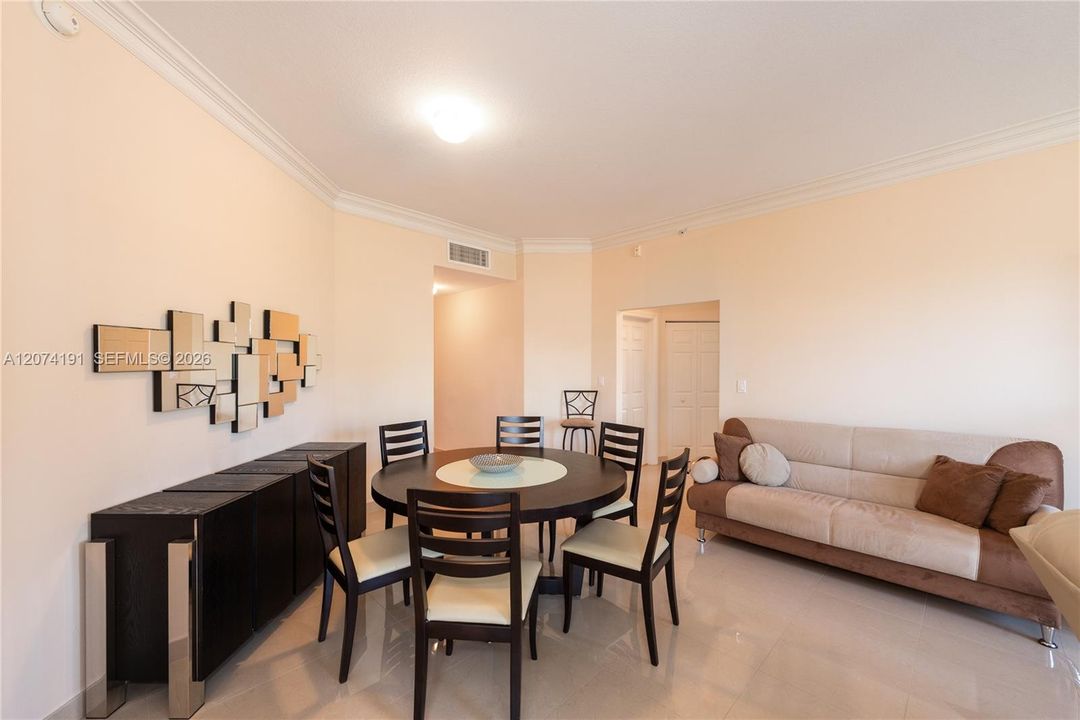 Active With Contract: $460,000 (3 beds, 2 baths, 1365 Square Feet)
