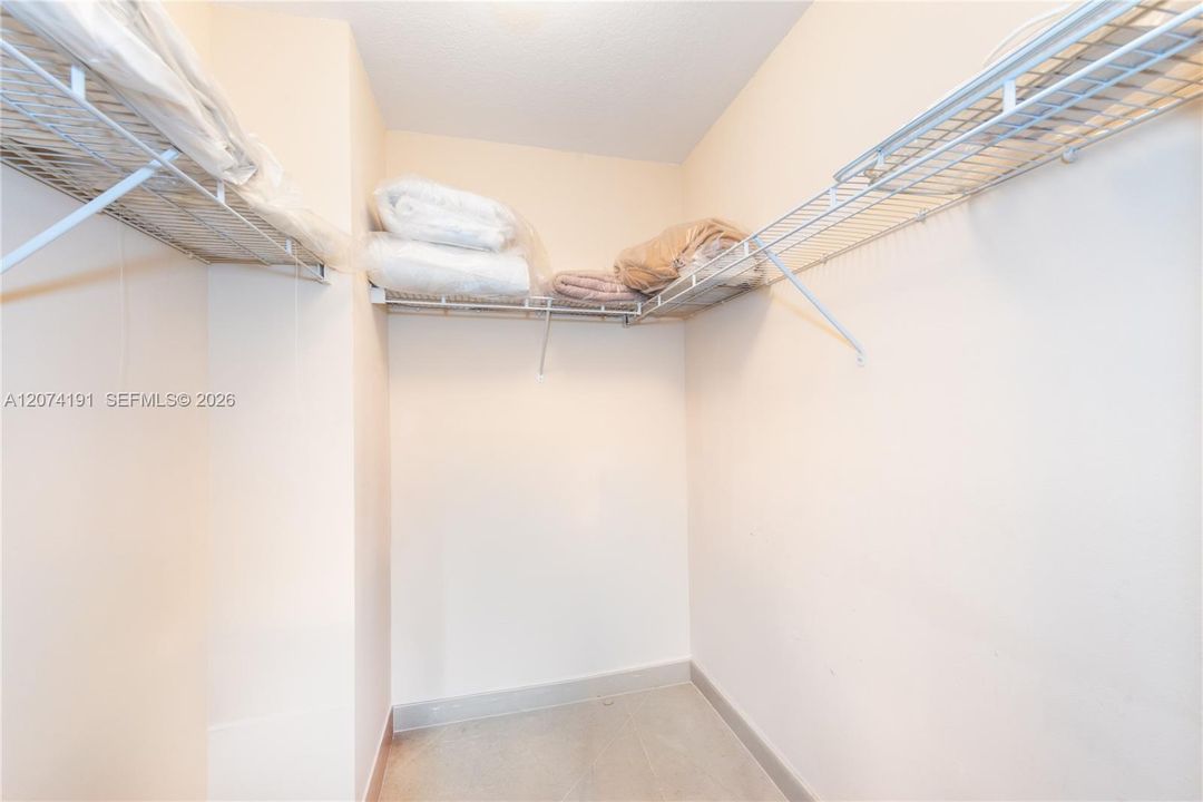 Active With Contract: $460,000 (3 beds, 2 baths, 1365 Square Feet)