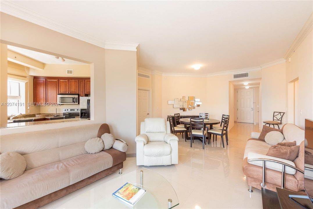Active With Contract: $460,000 (3 beds, 2 baths, 1365 Square Feet)