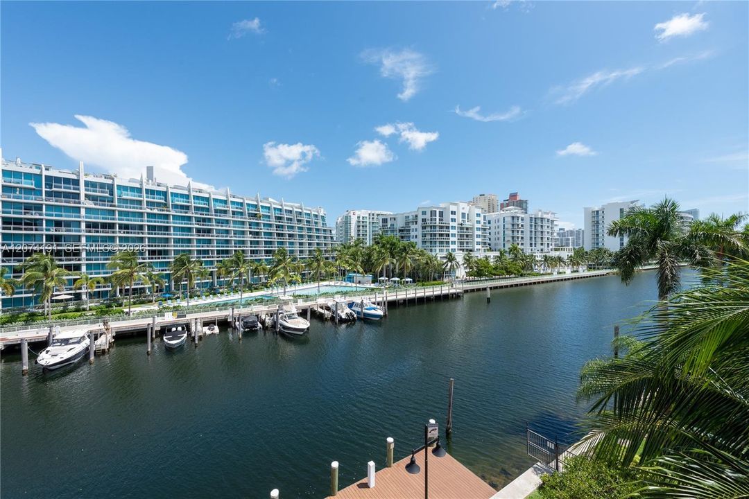 Active With Contract: $460,000 (3 beds, 2 baths, 1365 Square Feet)