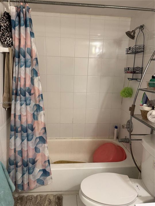 For Sale: $198,500 (1 beds, 1 baths, 765 Square Feet)
