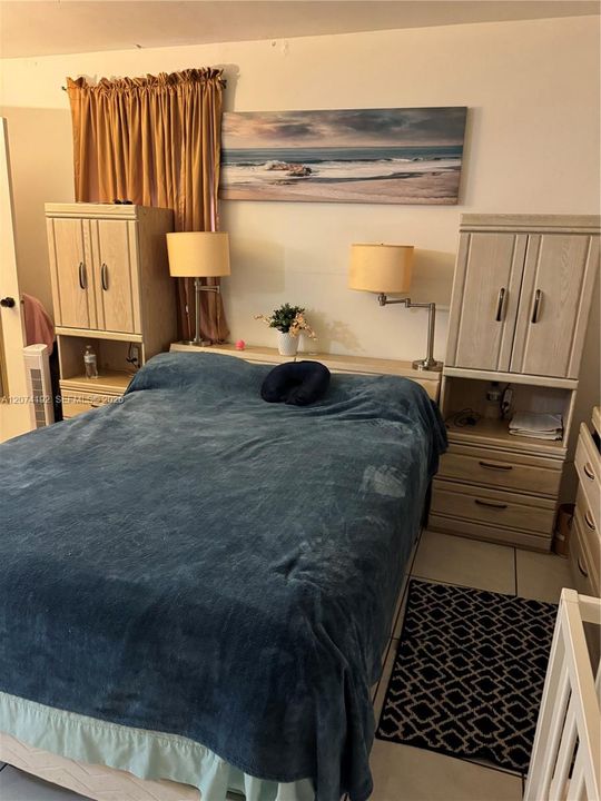 For Sale: $198,500 (1 beds, 1 baths, 765 Square Feet)