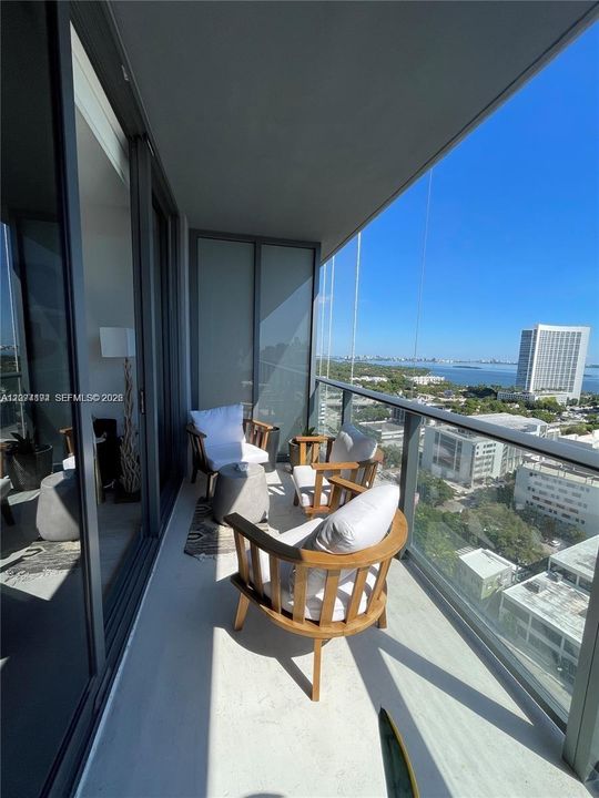 For Rent: $4,500 (2 beds, 1 baths, 725 Square Feet)