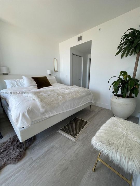 For Rent: $4,500 (2 beds, 1 baths, 725 Square Feet)