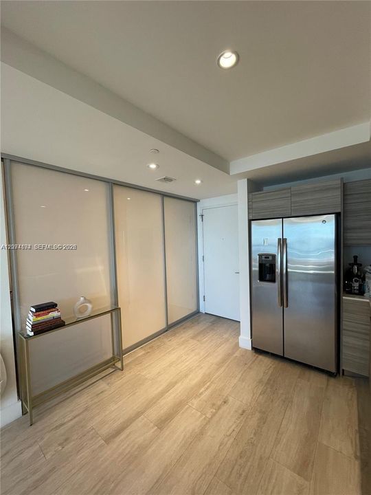 For Rent: $4,500 (2 beds, 1 baths, 725 Square Feet)