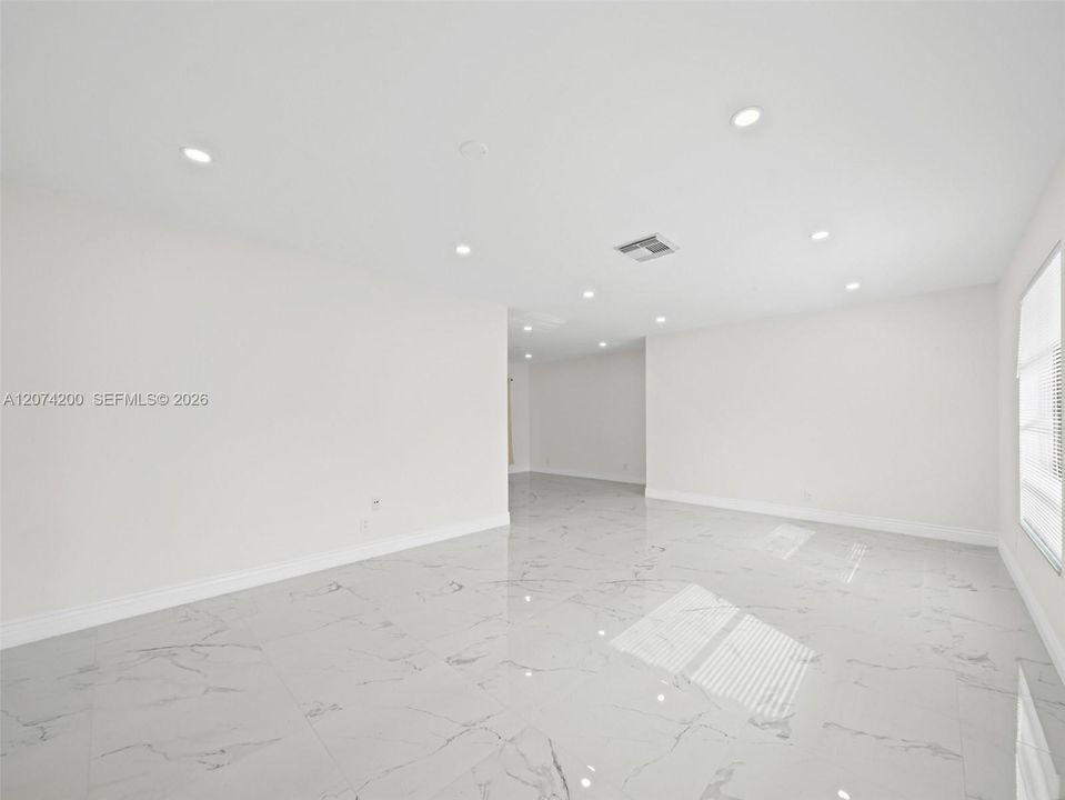 For Rent: $5,100 (4 beds, 2 baths, 2424 Square Feet)