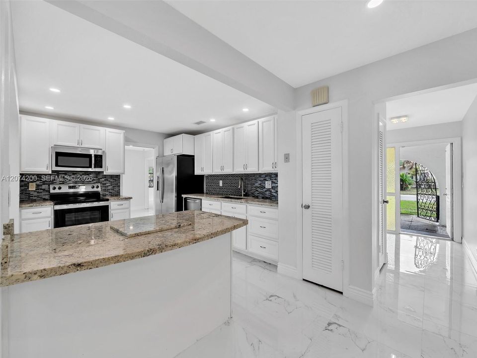 For Rent: $5,100 (4 beds, 2 baths, 2424 Square Feet)