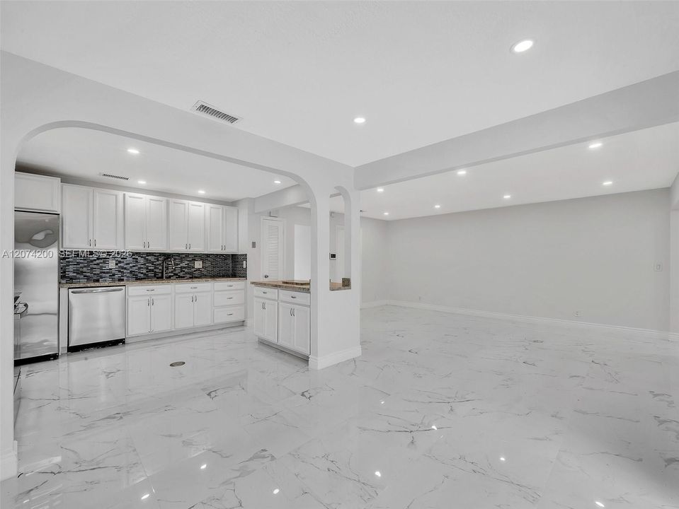 For Rent: $5,100 (4 beds, 2 baths, 2424 Square Feet)