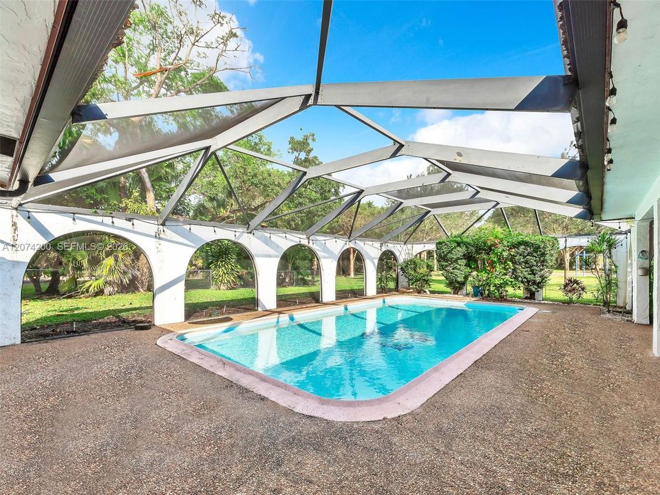 For Rent: $5,100 (4 beds, 2 baths, 2424 Square Feet)