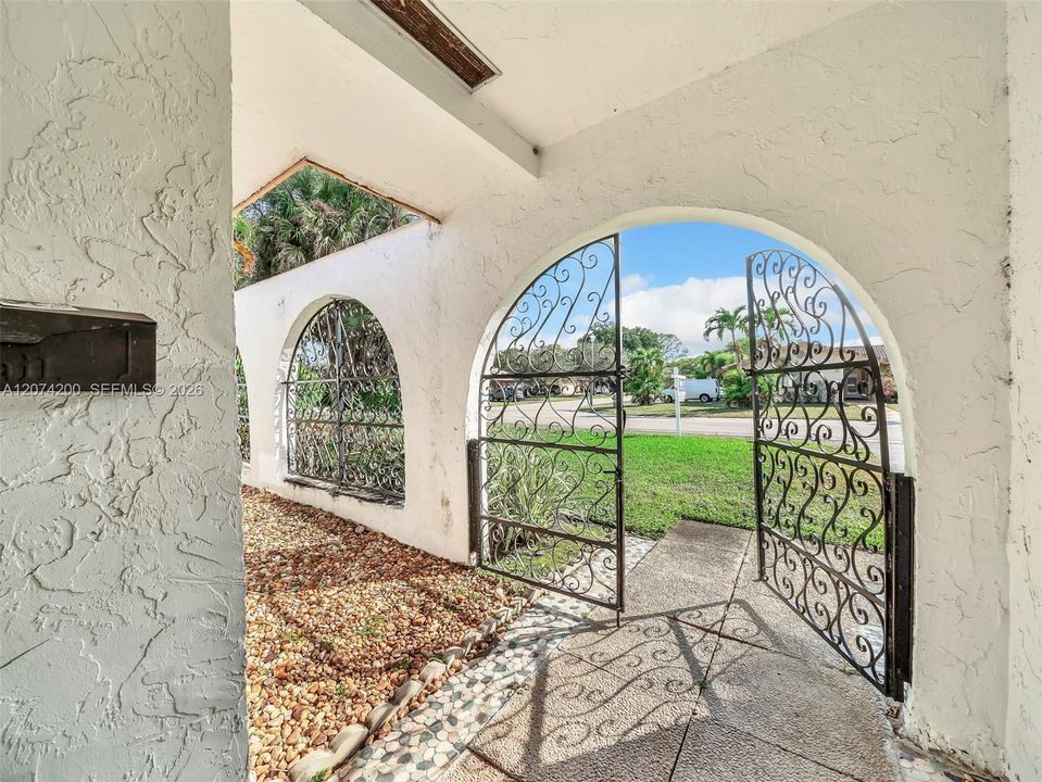 For Rent: $5,100 (4 beds, 2 baths, 2424 Square Feet)