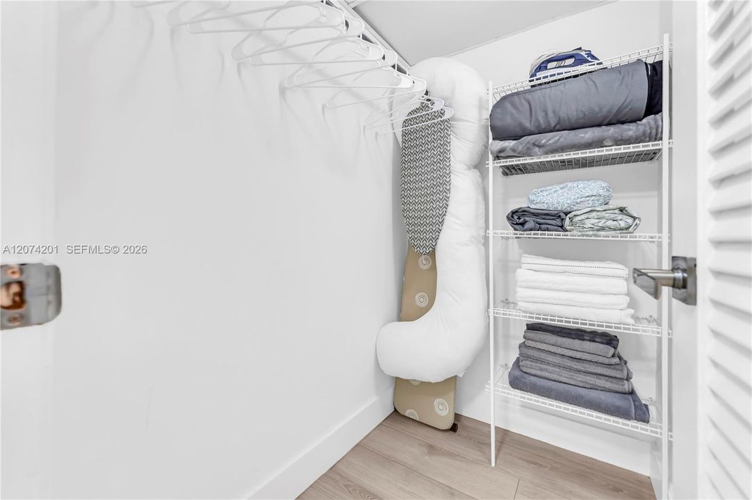 For Rent: $2,800 (1 beds, 1 baths, 762 Square Feet)