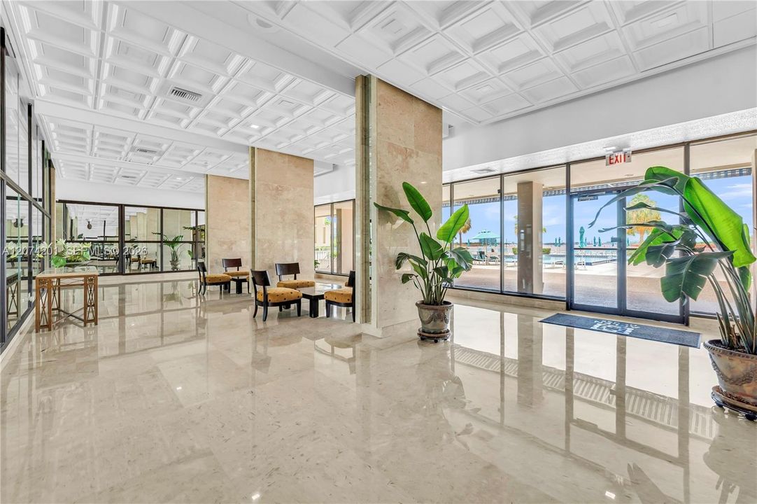 For Rent: $2,800 (1 beds, 1 baths, 762 Square Feet)
