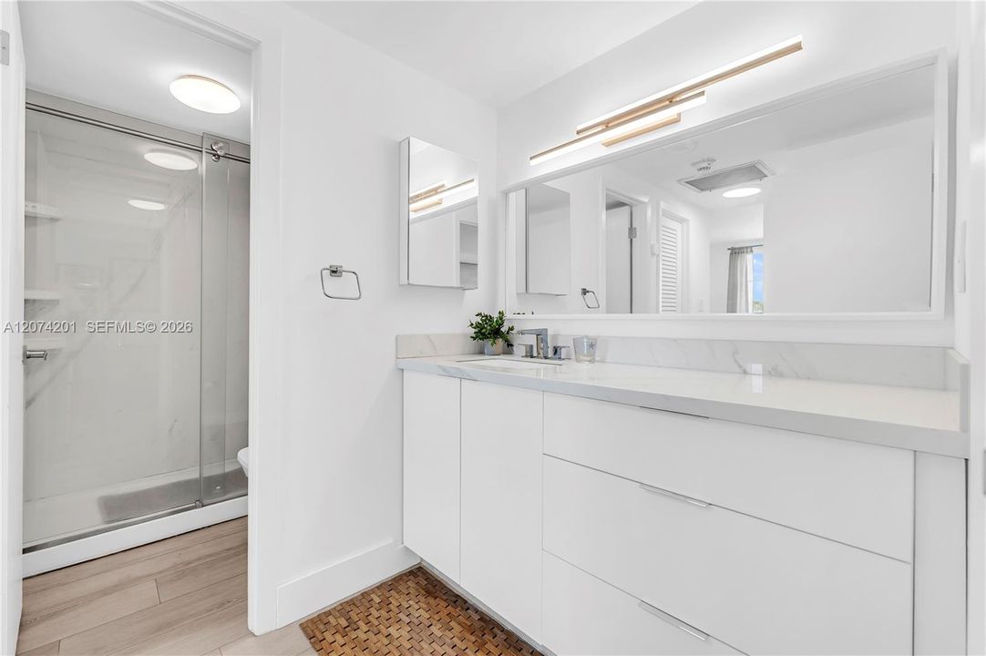 For Rent: $2,800 (1 beds, 1 baths, 762 Square Feet)