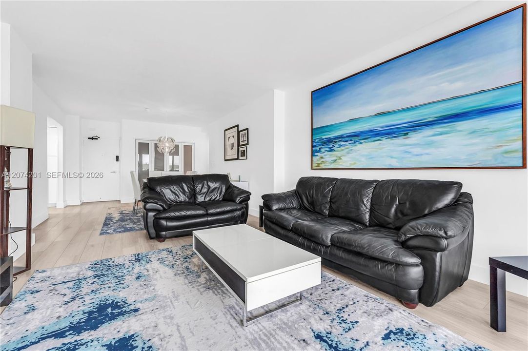 For Rent: $2,800 (1 beds, 1 baths, 762 Square Feet)