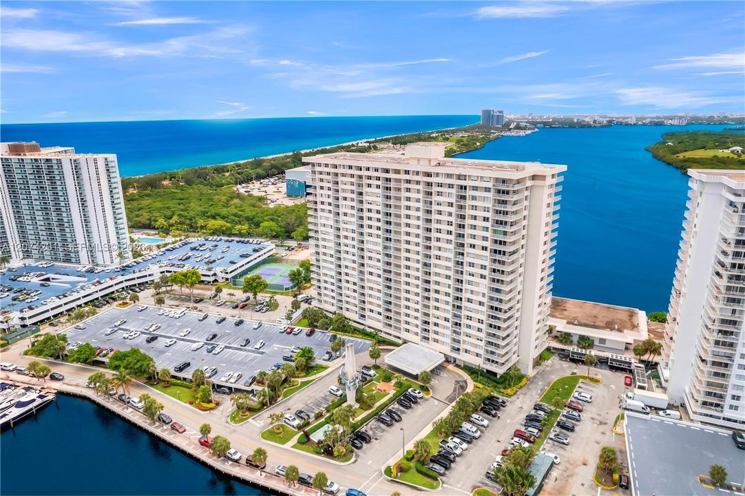 For Rent: $2,800 (1 beds, 1 baths, 762 Square Feet)