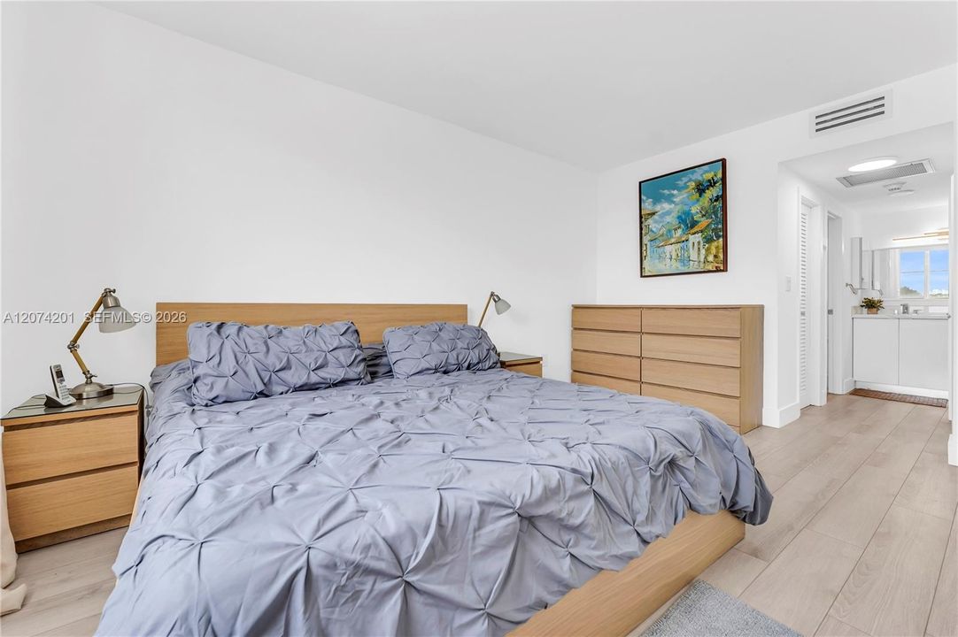 For Rent: $2,800 (1 beds, 1 baths, 762 Square Feet)
